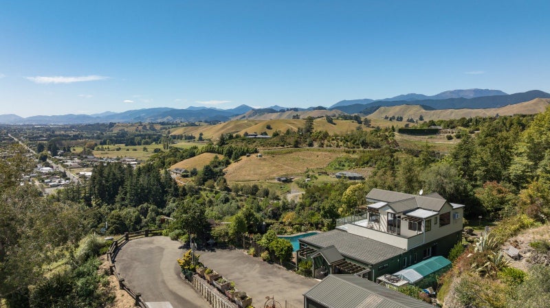 17 Hunt Terrace, Wakefield - Carousel 1