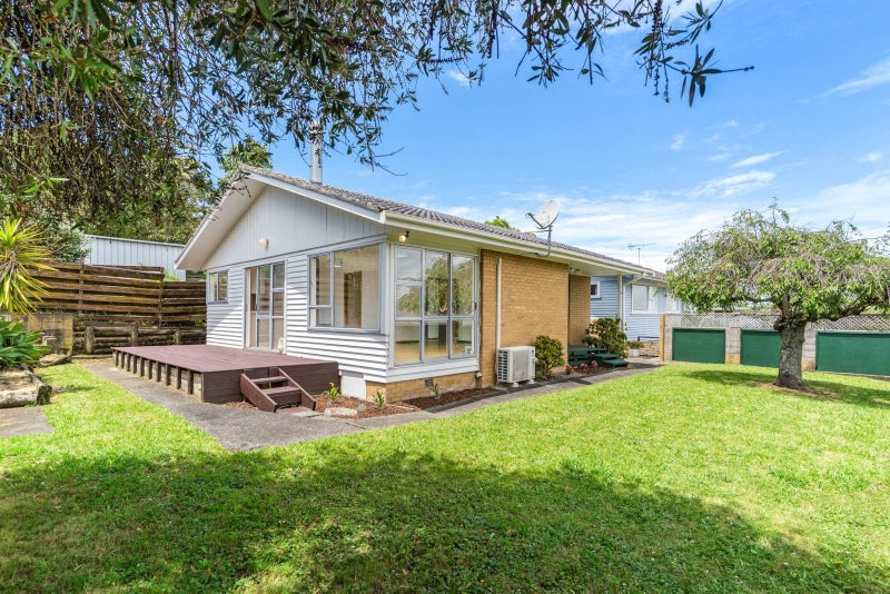 2/20 Juniper Road, Sunnynook, Auckland - Carousel 1