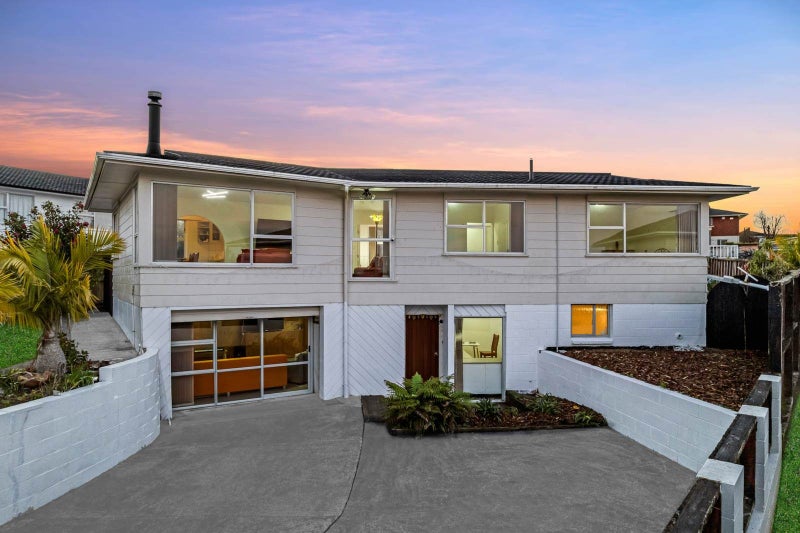 36 Felgrove Street, Glendene, Auckland - Carousel 1