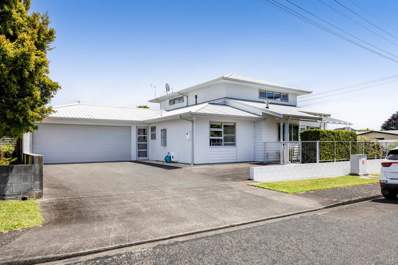 22 Oriental Street, Welbourn, New Plymouth - Carousel 1