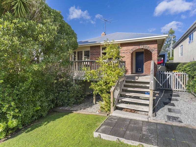 8 Galloway Street, Mornington, Dunedin - Carousel 2