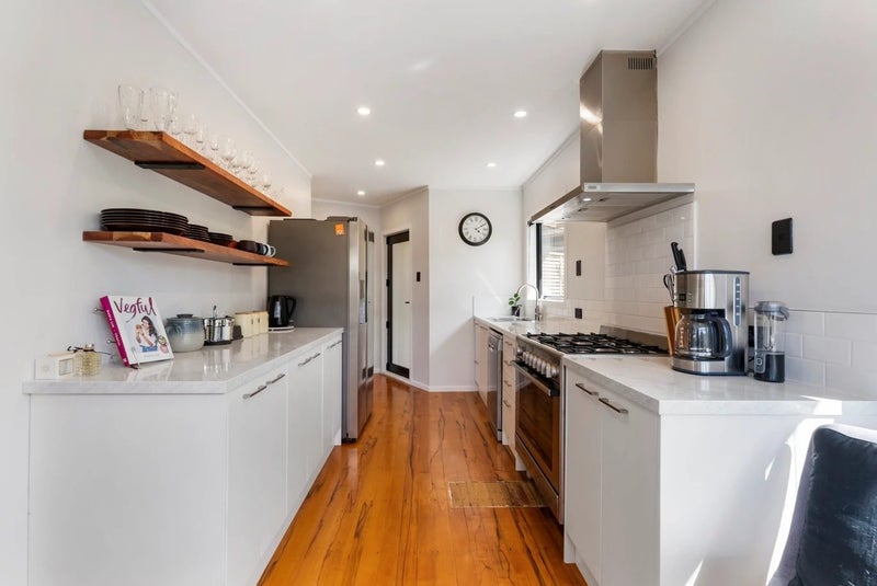 19 Japonica Drive, Beach Haven, North Shore City, Auckland - Carousel 2