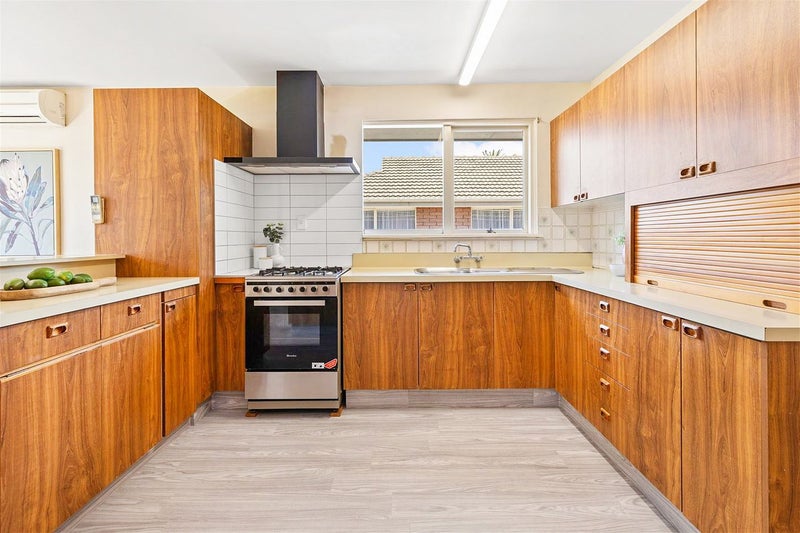 8 Davidson Crescent, Hornby, Christchurch - Carousel 2