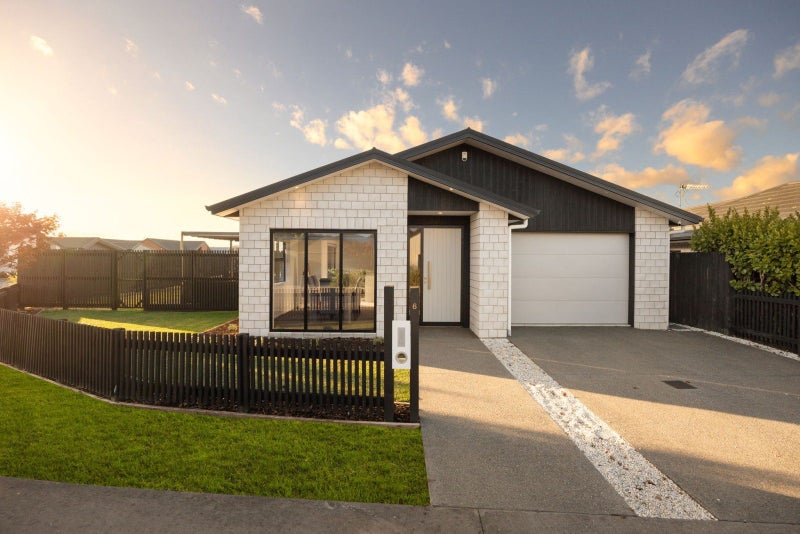 6 Probert Crescent, Chartwell, Hamilton - Carousel 1