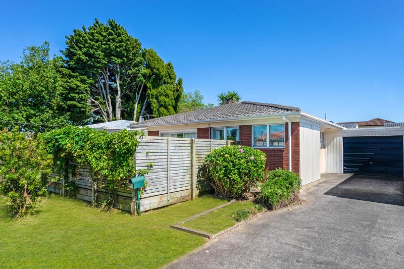 2/15 Alpha Street, Papakura, Papakura - Carousel 1