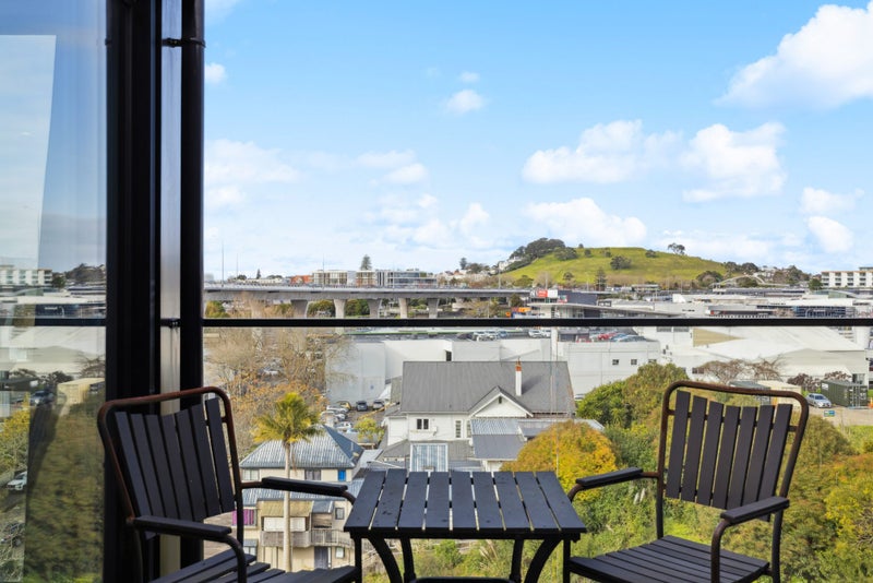 502/14 Edgerley Avenue, Newmarket, Auckland - Carousel 1