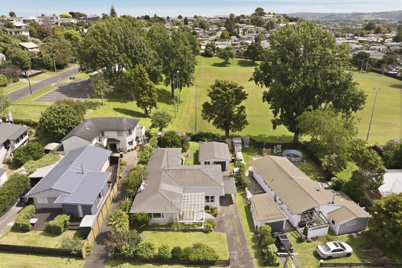 6 Crombie Street, Bellevue, Tauranga - Carousel 2