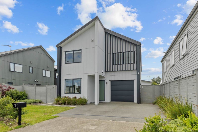 5 Parkmore Drive, Rosehill, Papakura - Carousel 1