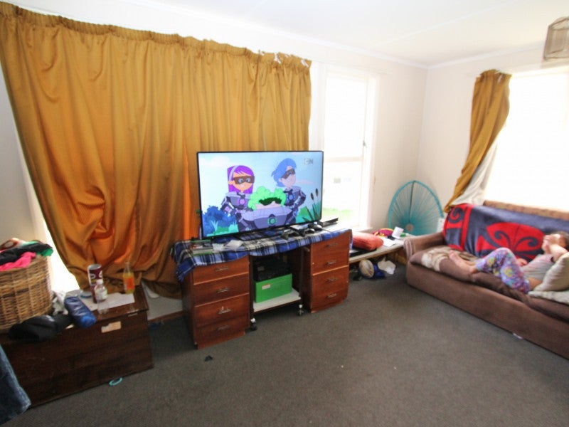 Property Valuation for 196 Warspite Avenue, Waitangirua, Porirua