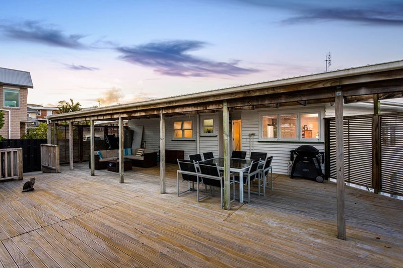 15 Divich Avenue, Te Atatu South, Auckland - Carousel 16