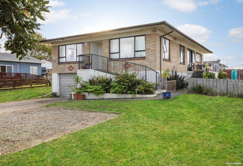 71 Browns Road, Manurewa, Auckland - Carousel 1