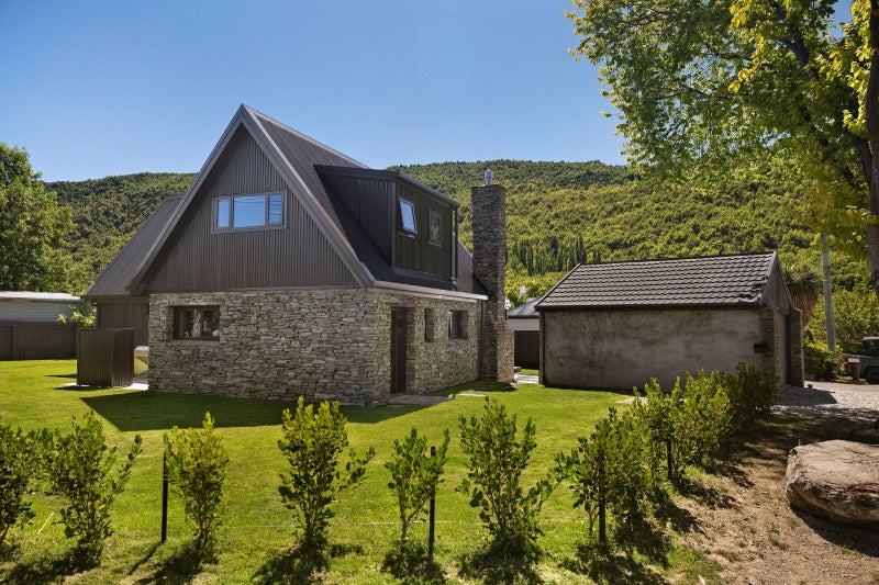 1 Thames Street, Arrowtown, Arrowtown - Carousel 1