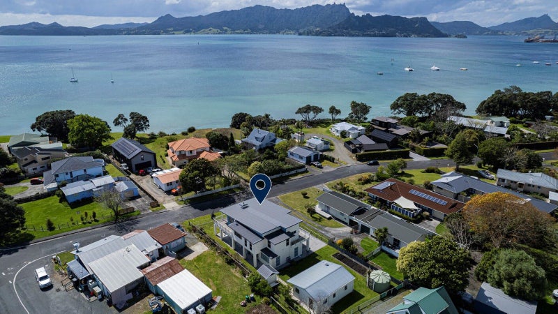 2 Graham Street, One Tree Point - Carousel 1