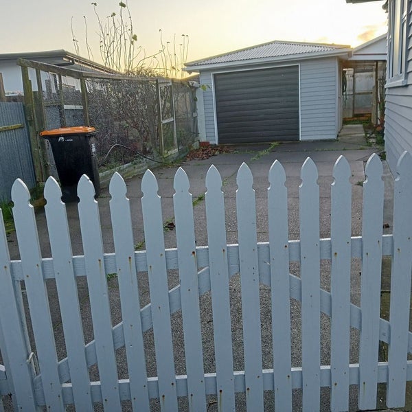 8 Greenock Place, Awapuni, Palmerston North - Carousel 2