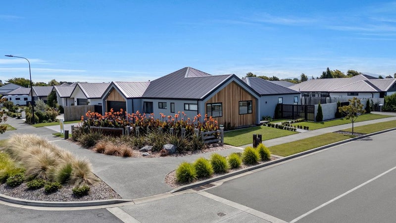 1 Hamlett Drive, Woodend, Woodend - Carousel 2