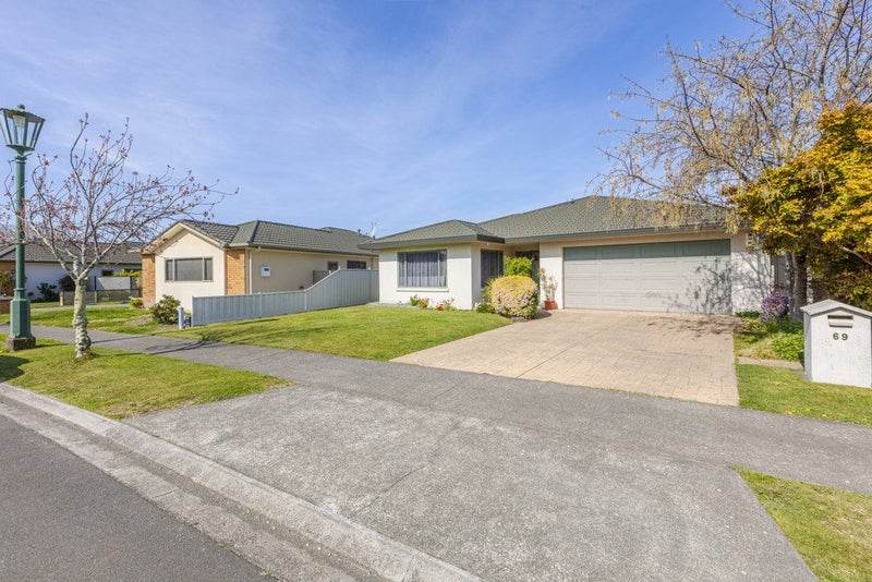 69 Kensington Drive, Taradale, Napier - Carousel 20