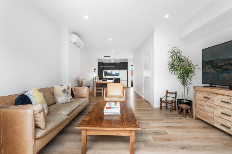 18 Kikorangi Lane, Mount Wellington, Auckland - Carousel 2