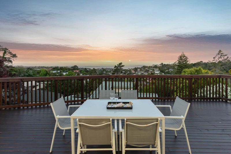 1/547 East Coast Road, Browns Bay, Auckland - Carousel 1