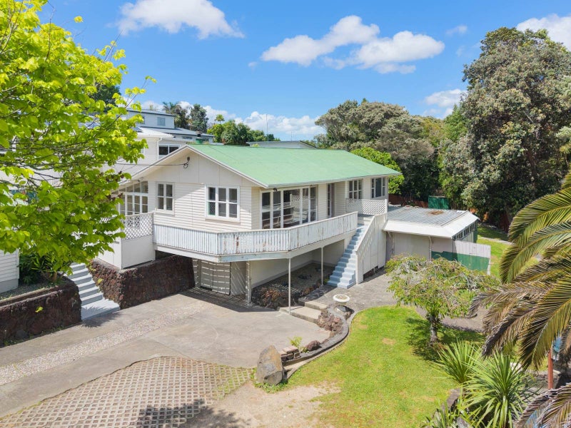 134 Taikata Road, Te Atatu Peninsula, Auckland - Carousel 1