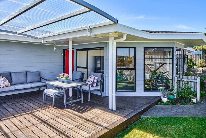 12b Kentwood Drive, Woodridge, Wellington, Wellington - Carousel 2