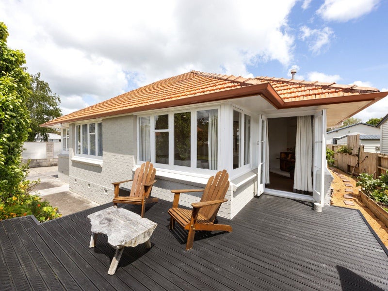 27 Churchill Avenue, Maeroa, Hamilton - Carousel 2