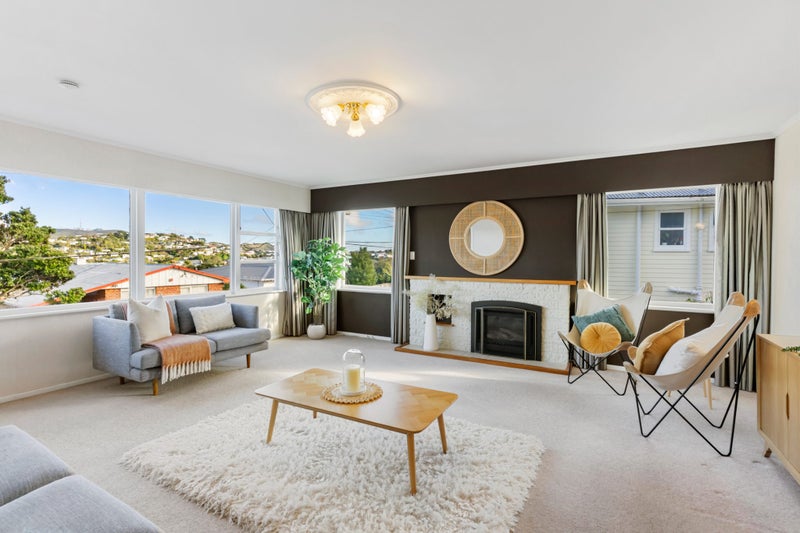 20 Longcroft Terrace, Newlands, Wellington - Carousel 2