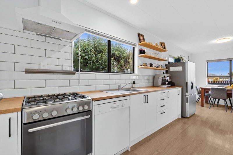 19A Tahunanui Drive, Tahunanui, Nelson - Carousel 2