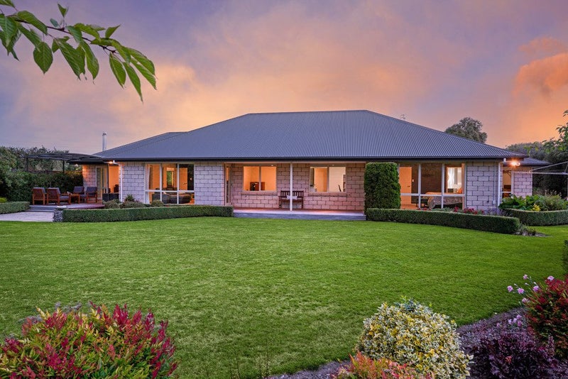 7 Stone Eyre Place, Swannanoa, Rangiora - Carousel 2