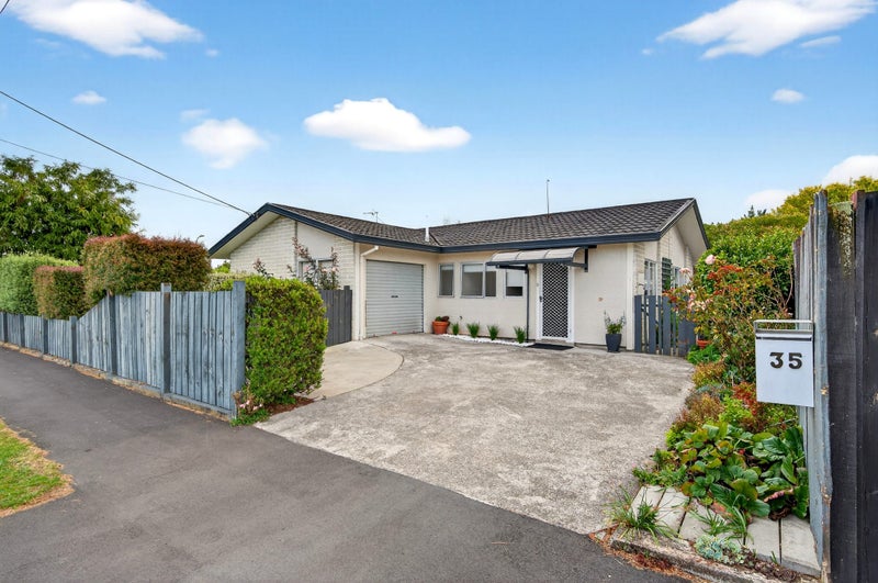 35 Oak Street, Masterton, Masterton - Carousel 24