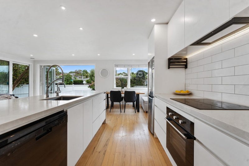 2 Tyne Road, Forrest Hill, North Shore City, Auckland - Carousel 2