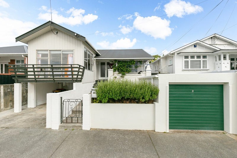 29 Palm Avenue, Lyall Bay, Wellington - Carousel 1