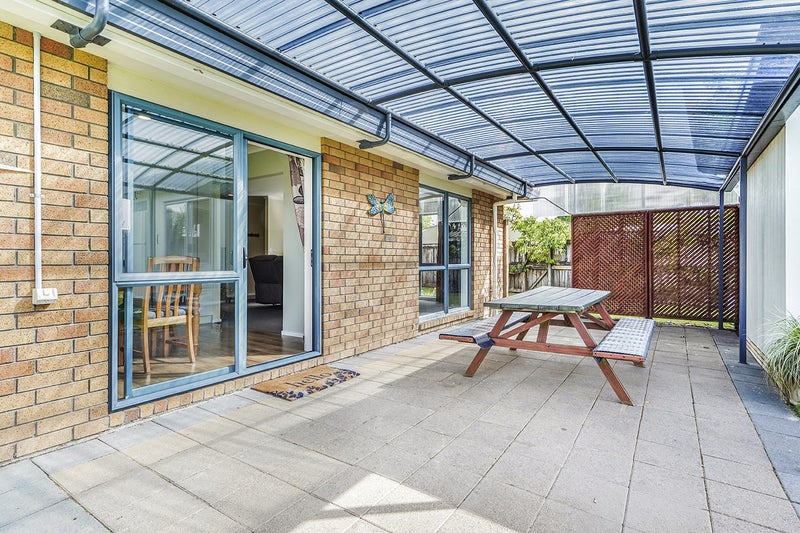 8 Tuirangi Street, Flagstaff, Hamilton - Carousel 2