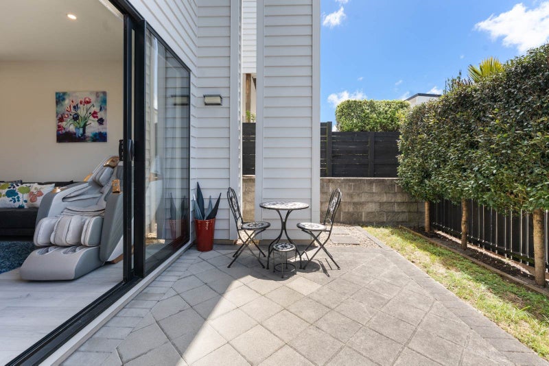 33A Westgate Drive, Westgate, Auckland - Carousel 2