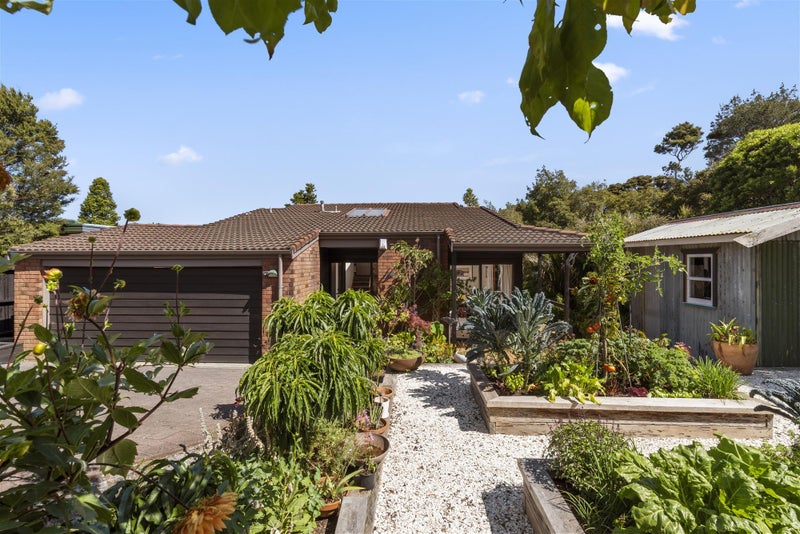 Property Valuation for 12 Kaihu Street, Northcote, Auckland Trade Me