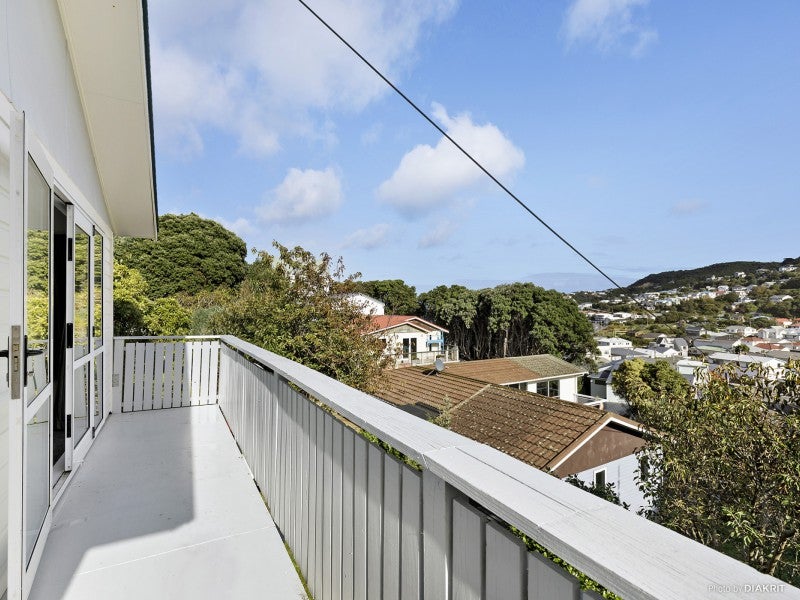13A Bristol Street, Island Bay, Wellington - Carousel 1