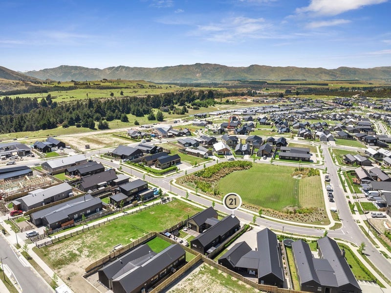 5 Cambrian Street, Wanaka - Carousel 24