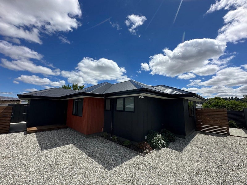 25A Royal Terrace, Alexandra - Carousel 1