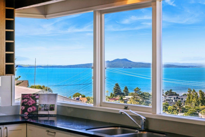 13 Carlisle Road, Torbay, Auckland - Carousel 2