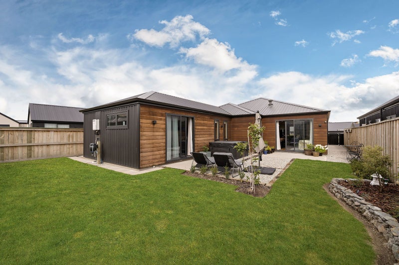 41 Cheviot Street, Jacks Point, Queenstown - Carousel 1