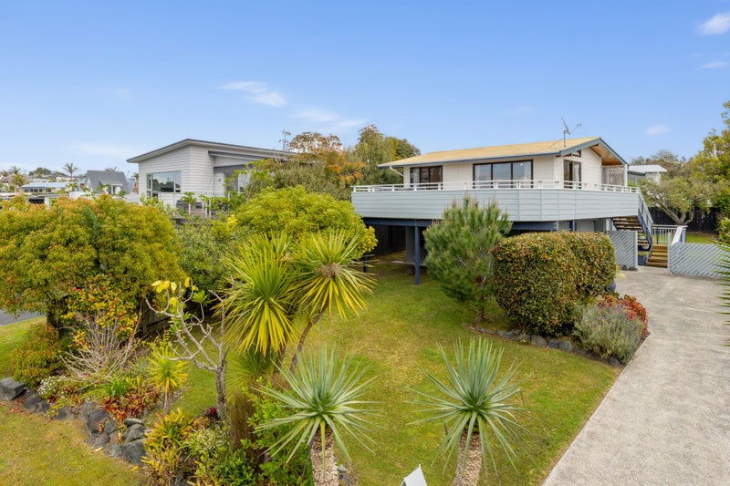 29 Kauri Crescent, Snells Beach, Snells Beach - Carousel 1
