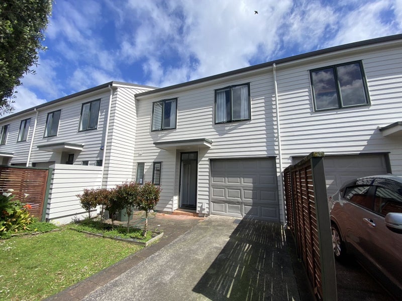 56/1 Ambrico Place, New Lynn, Auckland - Carousel 1