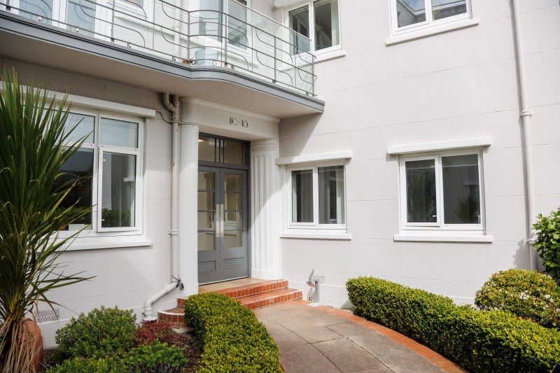 12A/48 Oriental Parade, Oriental Bay, Wellington - Carousel 2