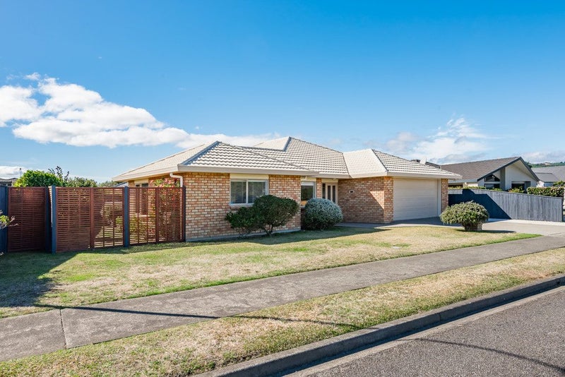 5 Holcombe Drive, Paraparaumu - Carousel 2