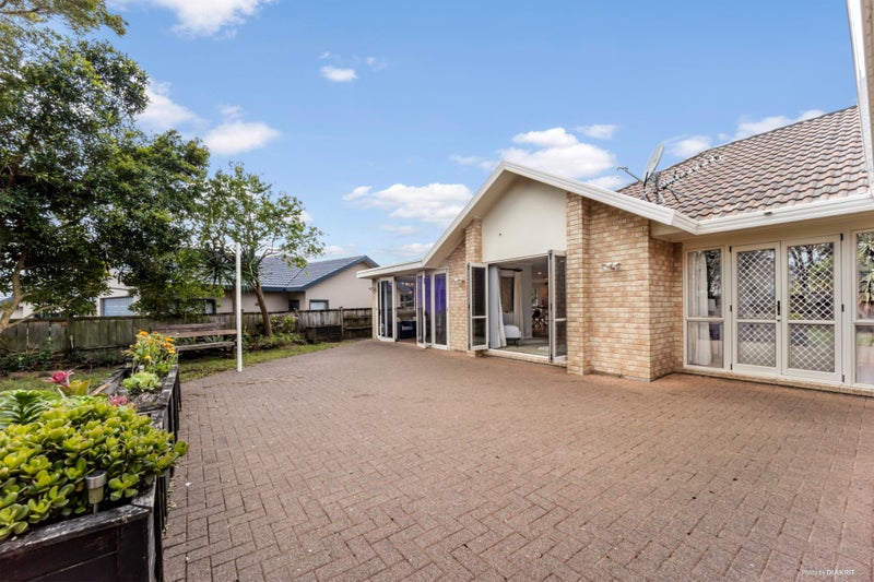 20 Vermeer Place, West Harbour, Auckland - Carousel 2