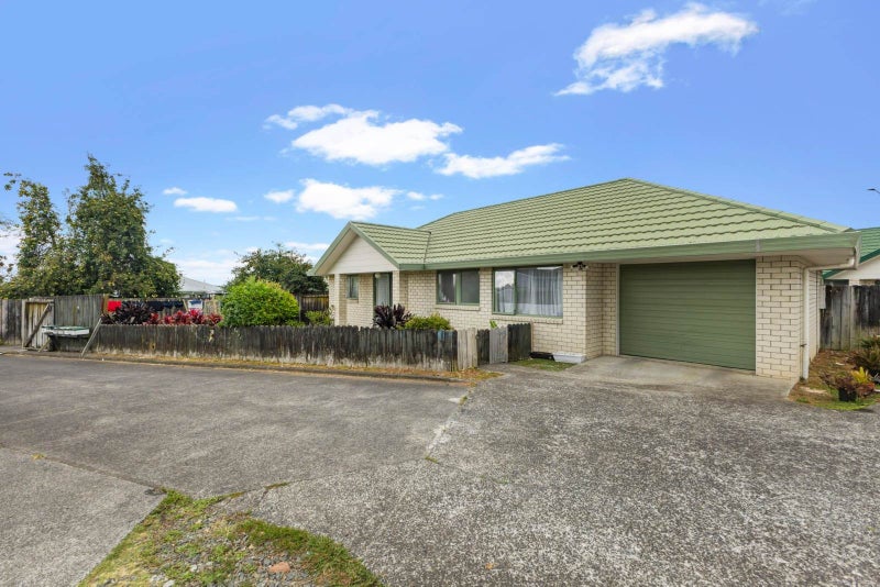 1/13 Solveig Place, Randwick Park, Auckland - Carousel 2