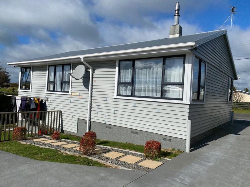 28 Warwick Road, Stratford - Carousel 2