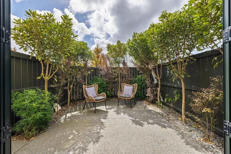 7 Gracefield Avenue, Christchurch Central, Christchurch - Carousel 1