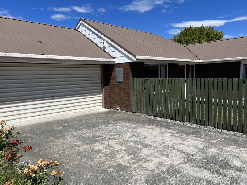 2/3 Claverley Gardens, Avonhead, Christchurch - Carousel 1