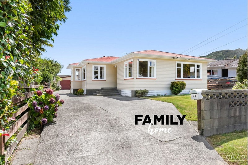 44 Russell Road, Wainuiomata, Lower Hutt - Carousel 1
