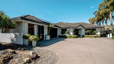 16 Tomika Crescent, Papamoa Beach, Papamoa - Carousel 1